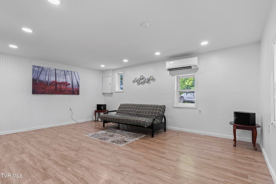 Photo #17: 21468 Mandalay Lane 