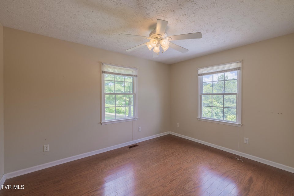 Photo #7: 124 Maple Crest Circle