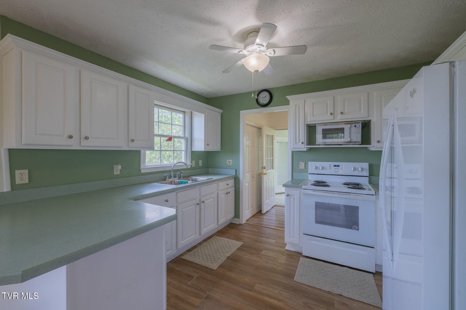 Photo #11: 124 Maple Crest Circle