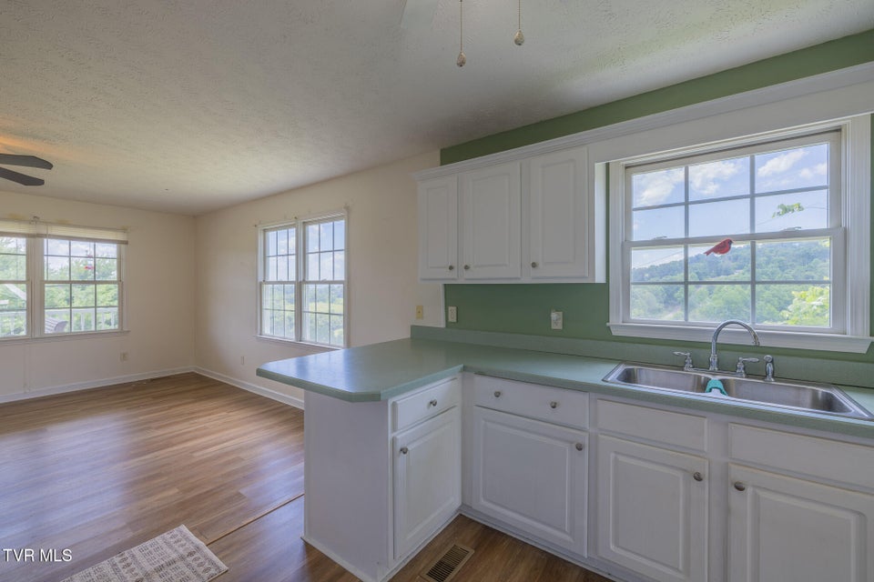 Photo #12: 124 Maple Crest Circle
