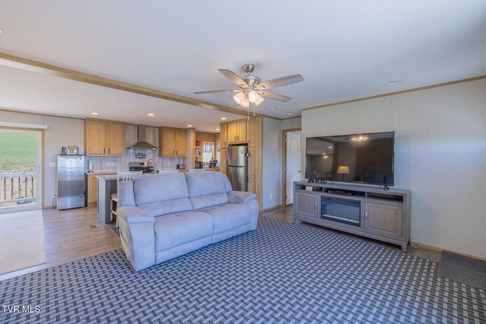 Photo #4: 120 Maple Crest Circle