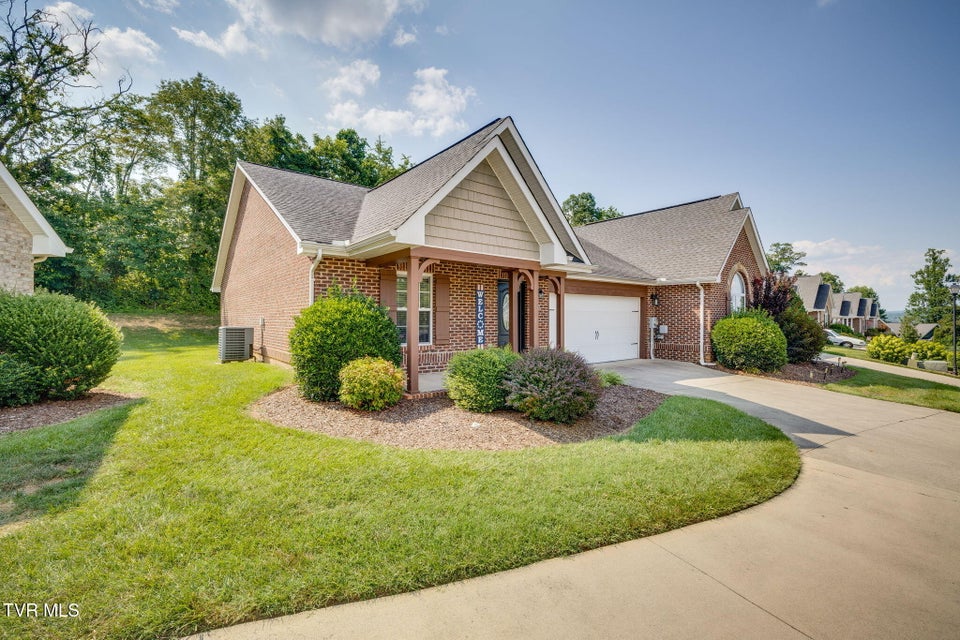 Photo #2: 207 Bridgewater Court