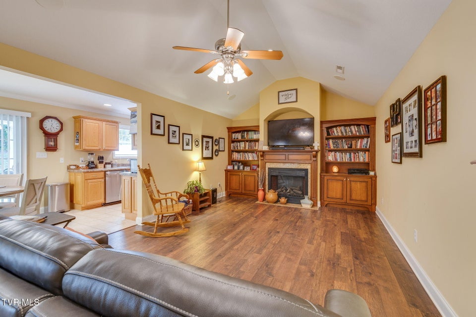 Photo #5: 207 Bridgewater Court