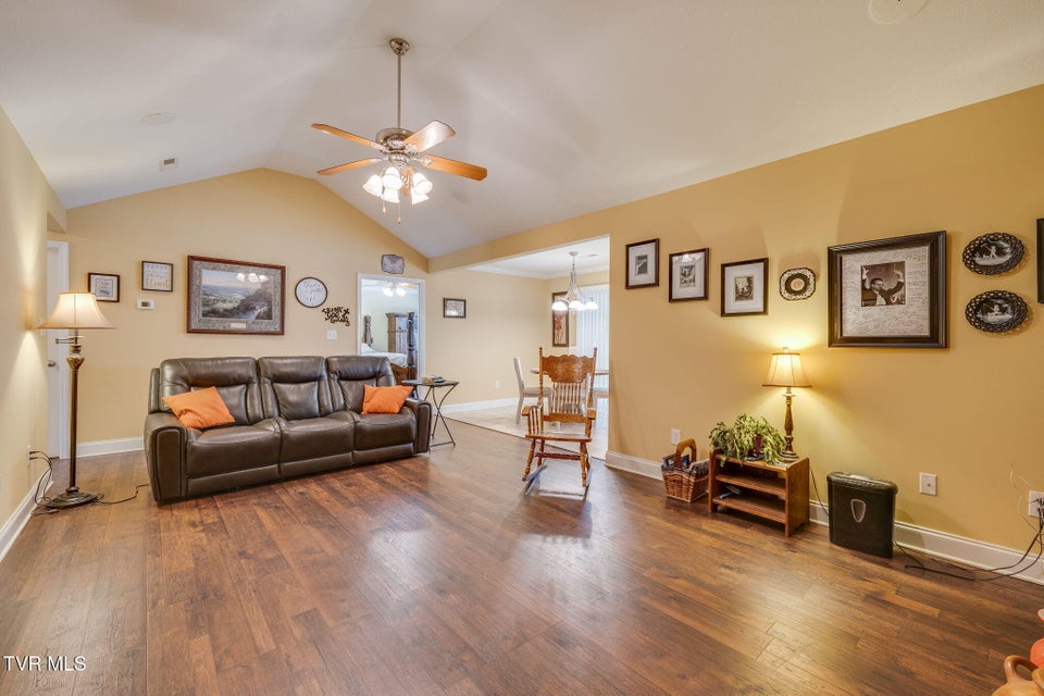 Photo #7: 207 Bridgewater Court