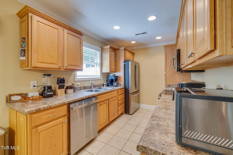 Photo #10: 207 Bridgewater Court
