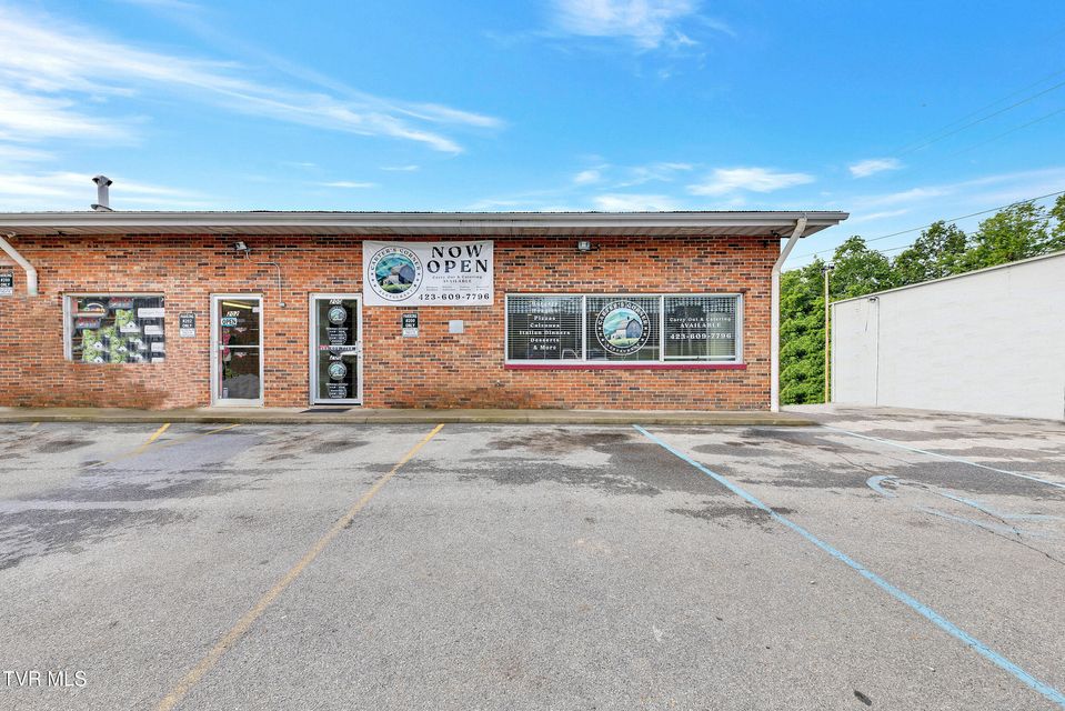 Photo #32: 200-206 Bohannon Avenue
