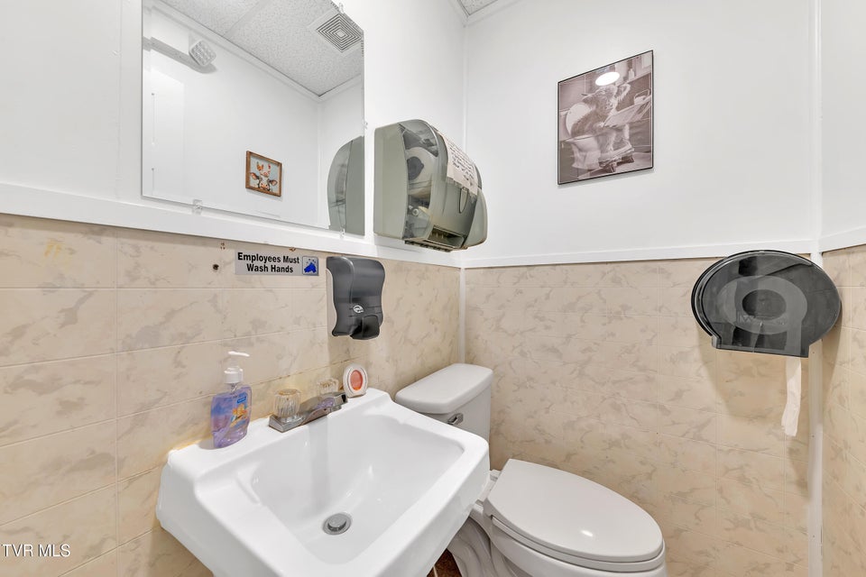 Photo #41: 200-206 Bohannon Avenue