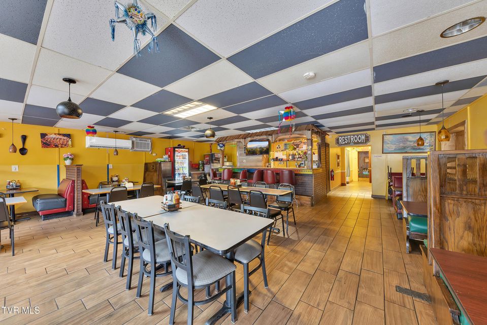 Photo #13: 200-206 Bohannon Avenue