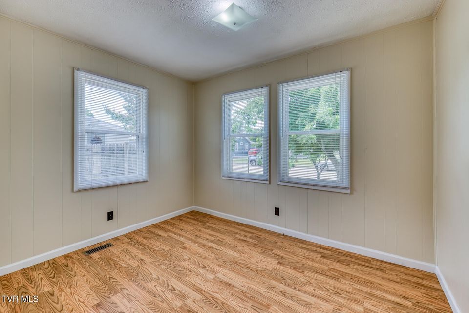 Photo #16: 1426 Sevier Avenue