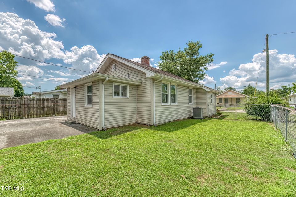 Photo #4: 1426 Sevier Avenue