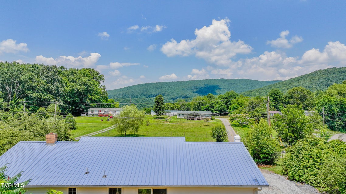 Photo #27: 206 Spring Hollow Road