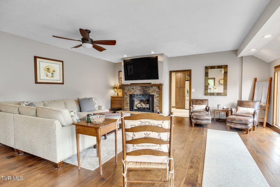 Photo #5: 214 Hampton Drive