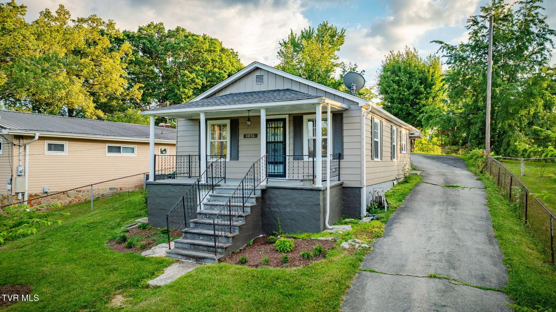 Photo #2: 1075 Oak Drive Circle