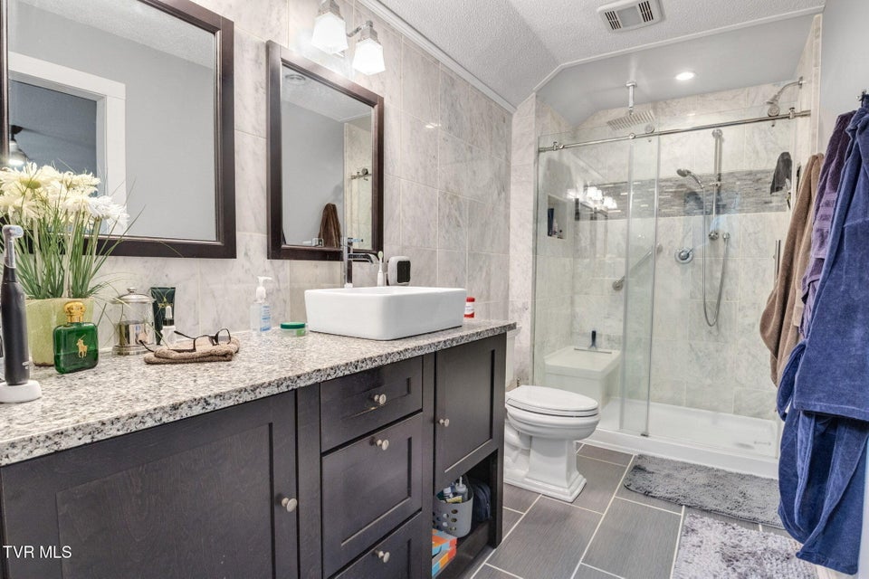 Photo #12: 214 Hampton Drive