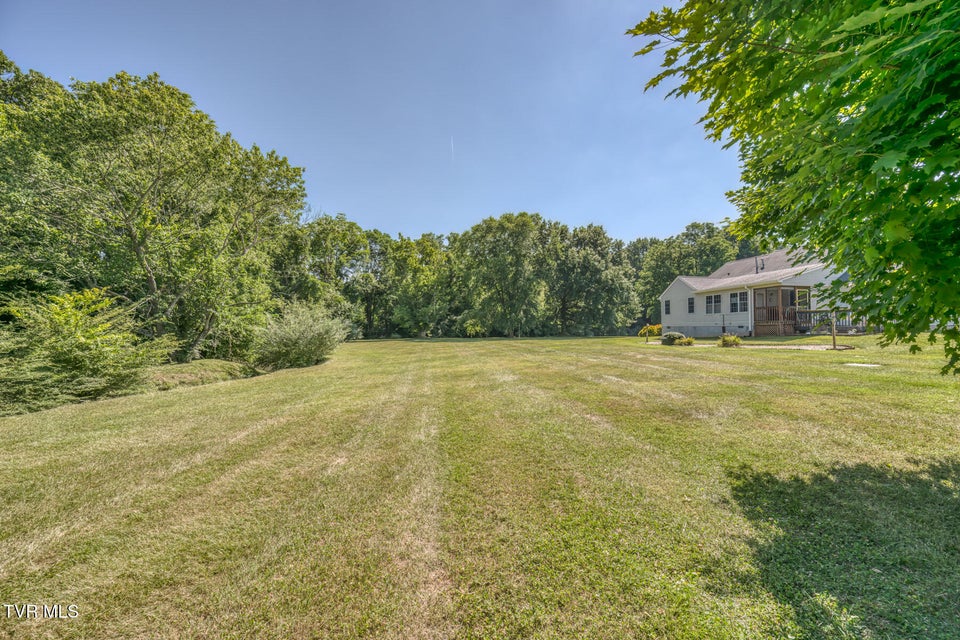Photo #26: 1725 Lakeview Drive