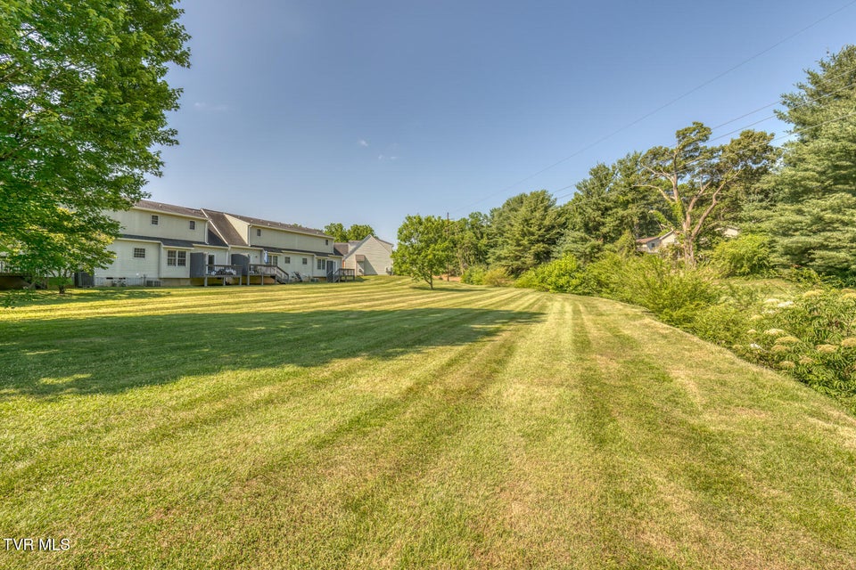 Photo #28: 1725 Lakeview Drive
