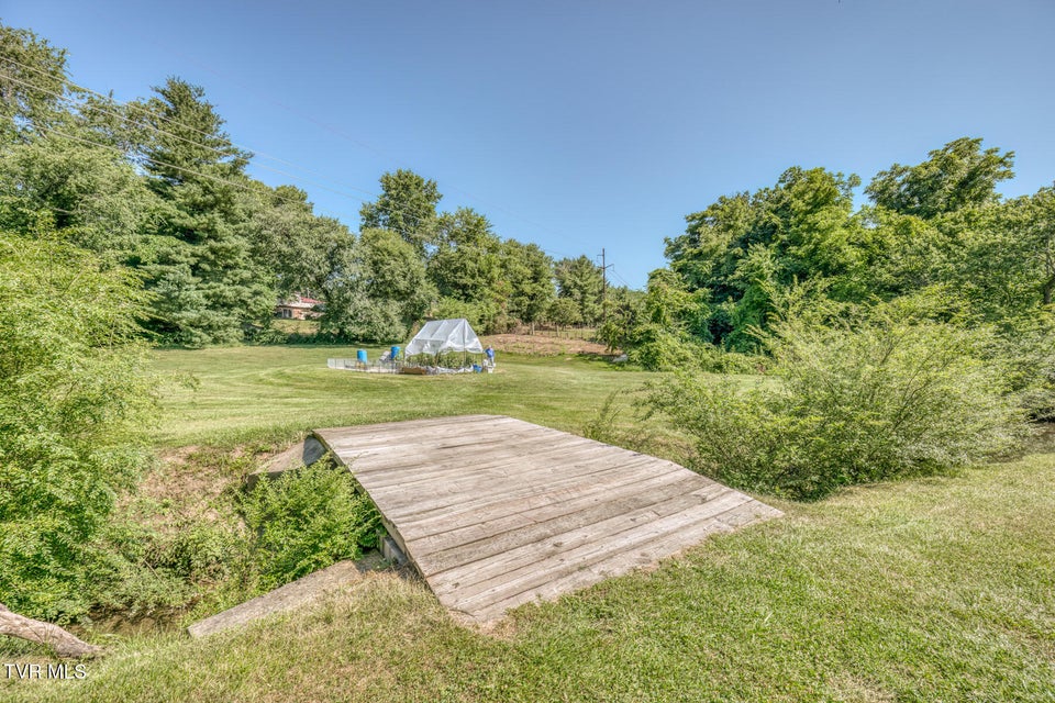Photo #29: 1725 Lakeview Drive