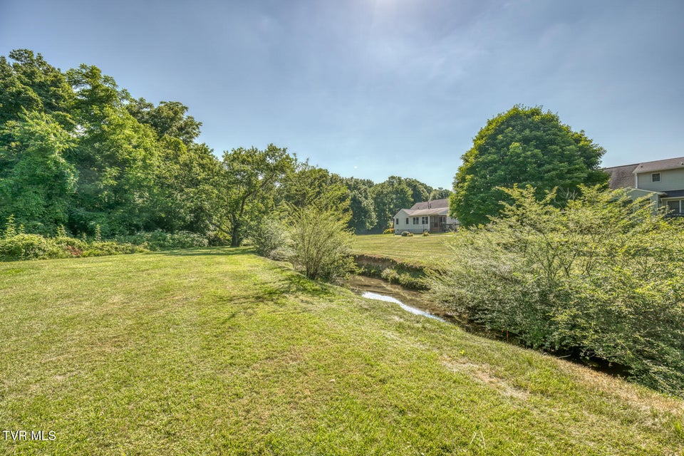 Photo #30: 1725 Lakeview Drive