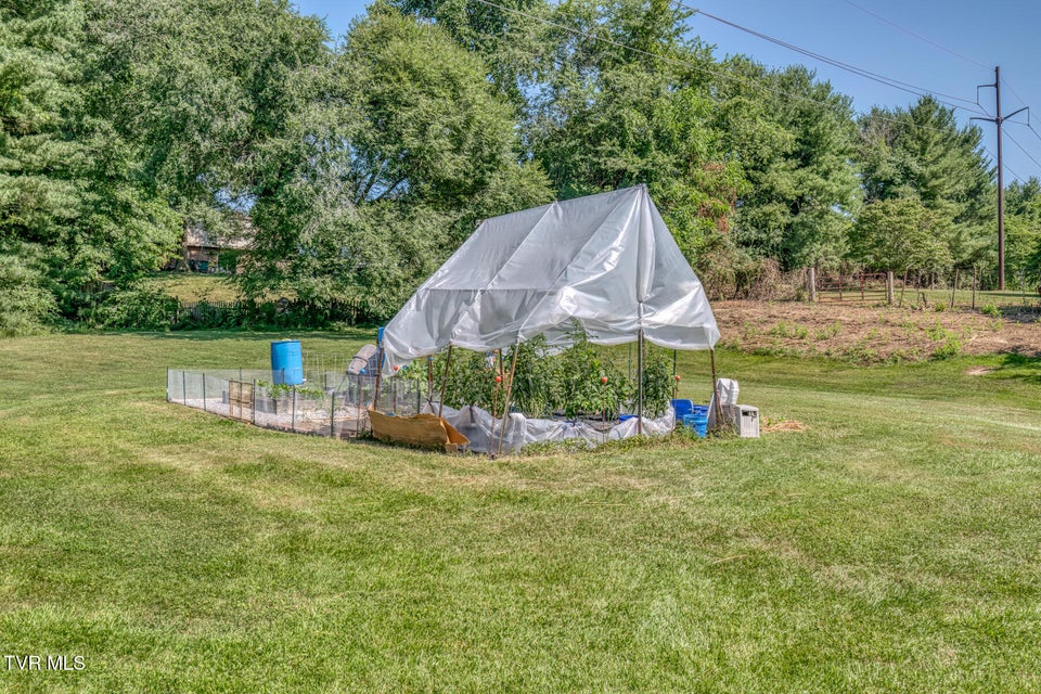 Photo #31: 1725 Lakeview Drive