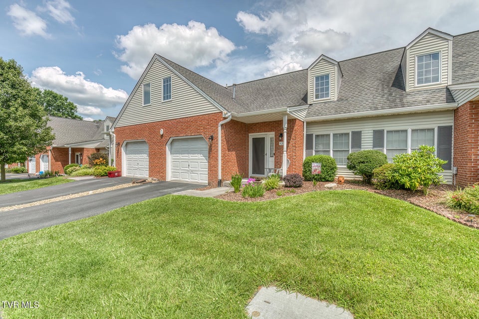 Photo #2: 1725 Lakeview Drive