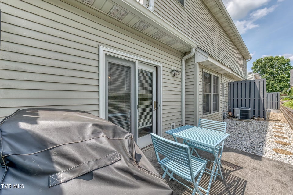 Photo #15: 1725 Lakeview Drive