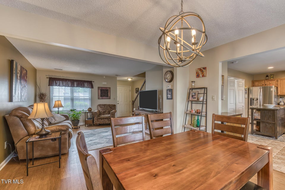 Photo #8: 1725 Lakeview Drive