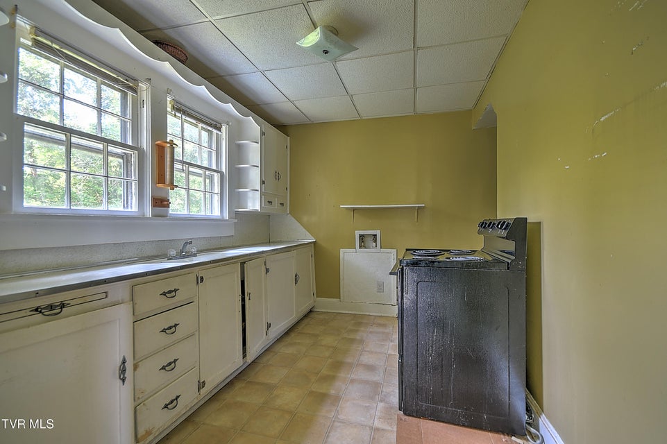 Photo #6: 1717 Lafayette Street