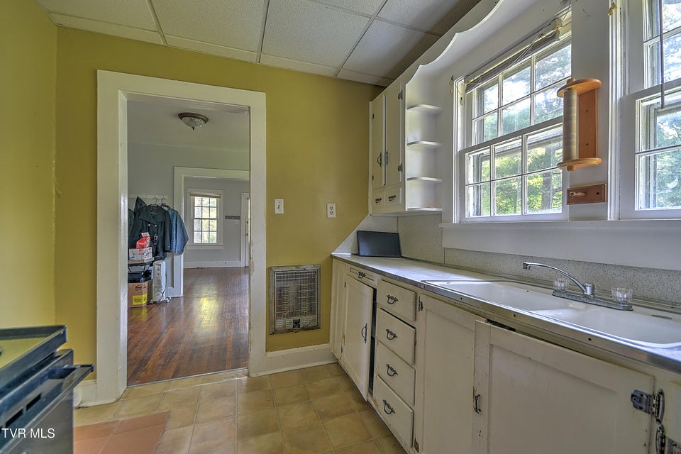 Photo #7: 1717 Lafayette Street