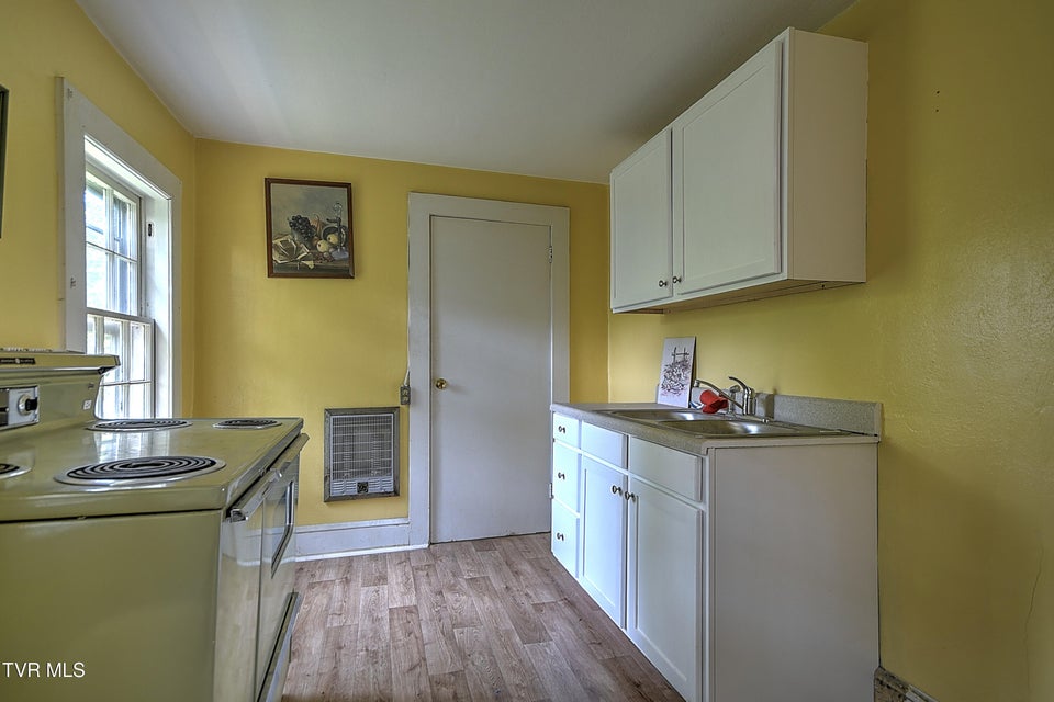 Photo #12: 1717 Lafayette Street