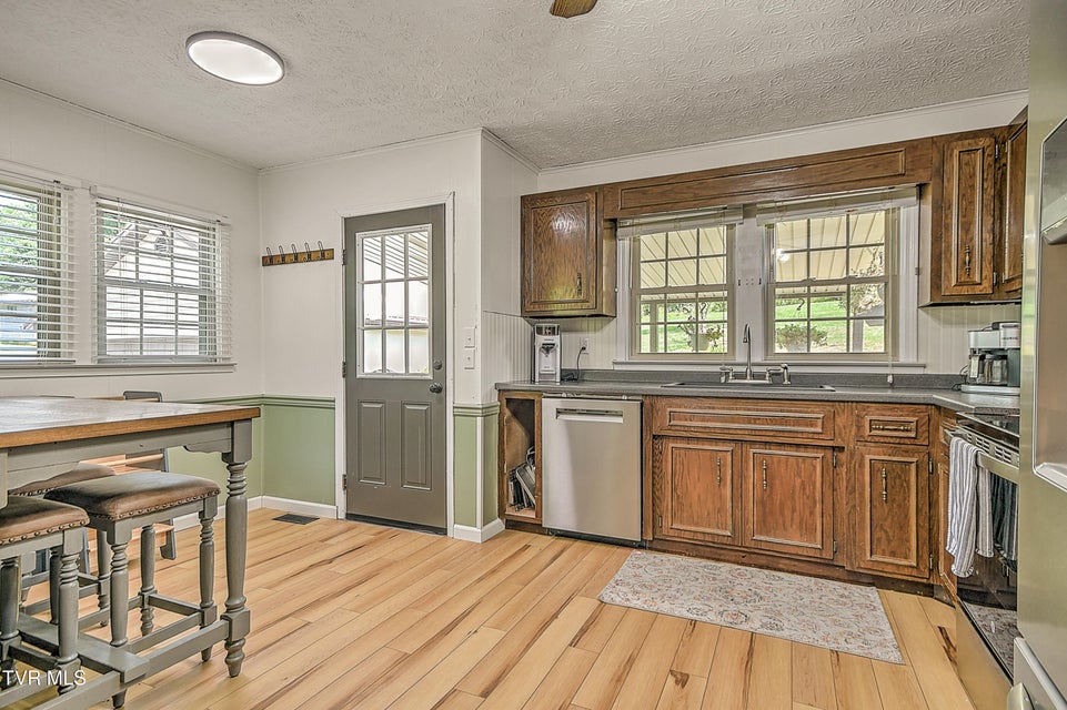 Photo #14: 1280 Manville Road