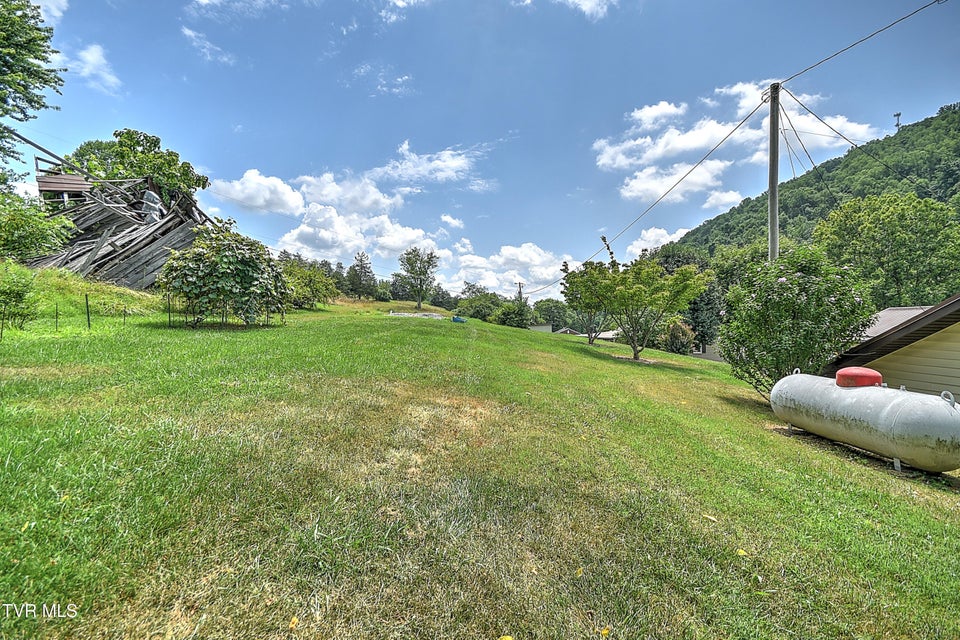 Photo #41: 1280 Manville Road