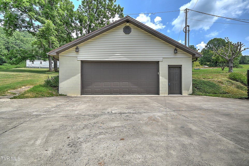 Photo #51: 1280 Manville Road