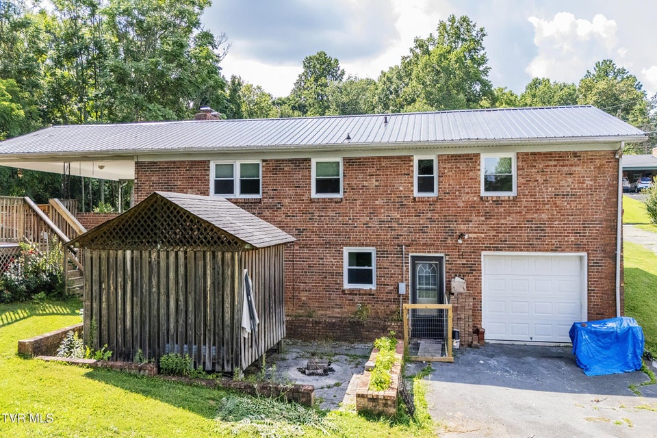 Photo #9: 591 Southview Drive