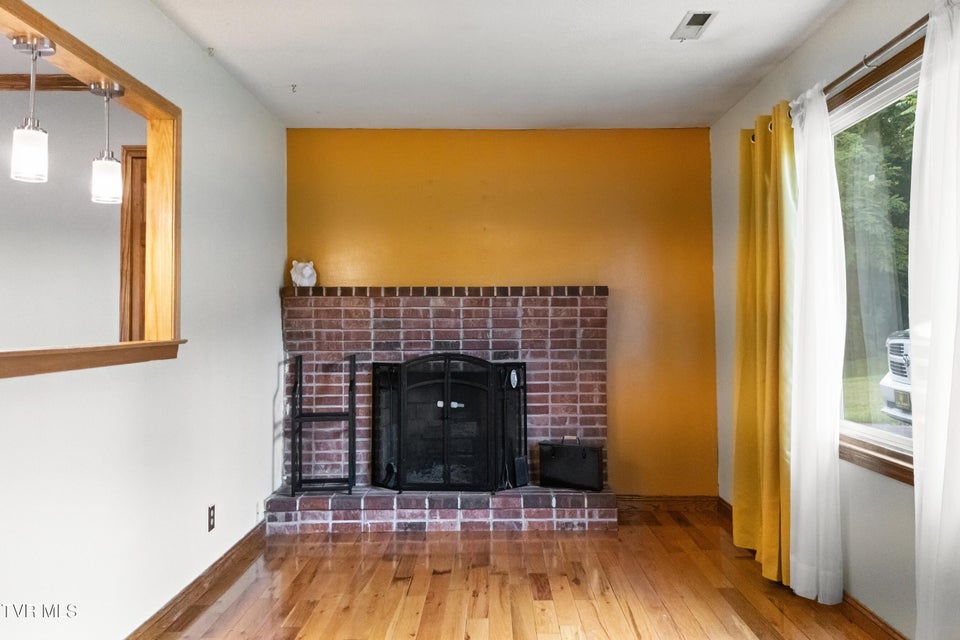Photo #12: 591 Southview Drive