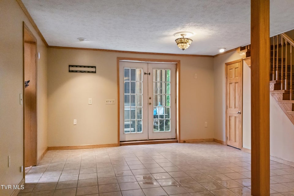 Photo #27: 591 Southview Drive