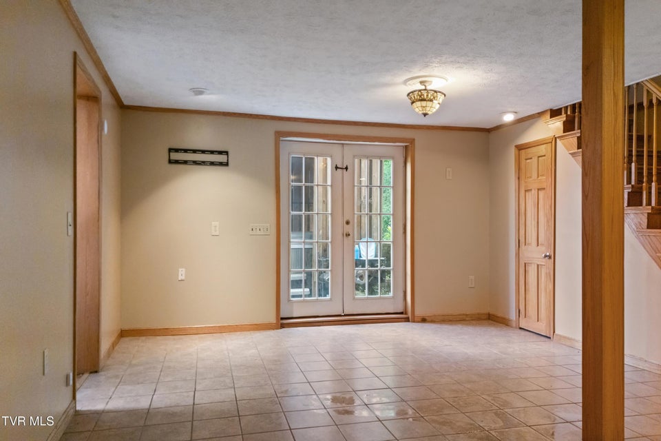 Photo #28: 591 Southview Drive