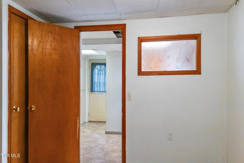 Photo #31: 591 Southview Drive