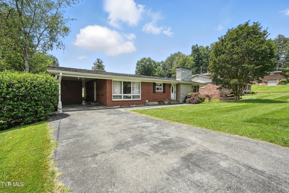 Photo #2: 109 Walton Court