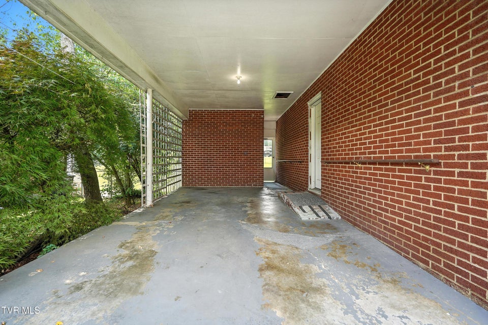 Photo #3: 109 Walton Court