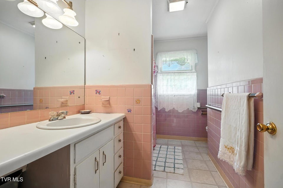 Photo #8: 109 Walton Court