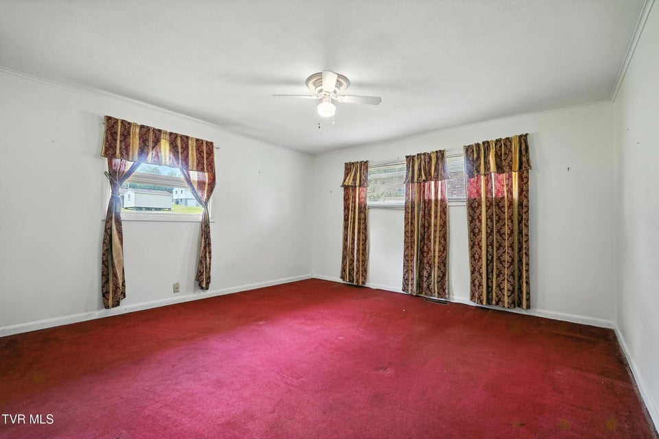 Photo #10: 109 Walton Court