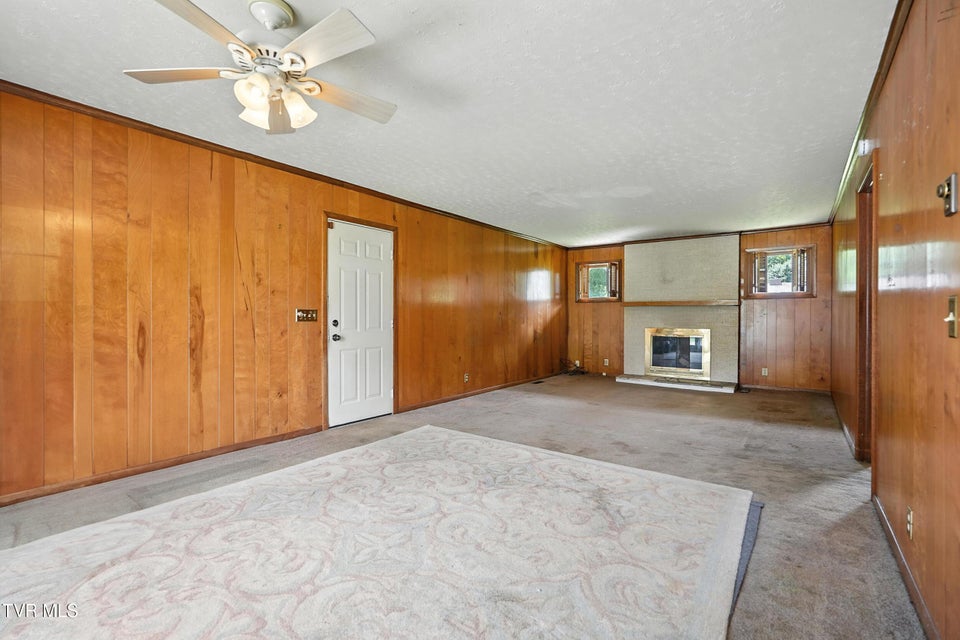 Photo #13: 109 Walton Court