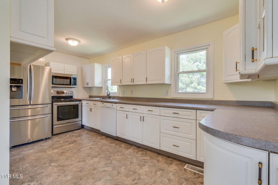 Photo #6: 210 Green Valley Drive
