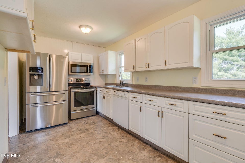 Photo #7: 210 Green Valley Drive