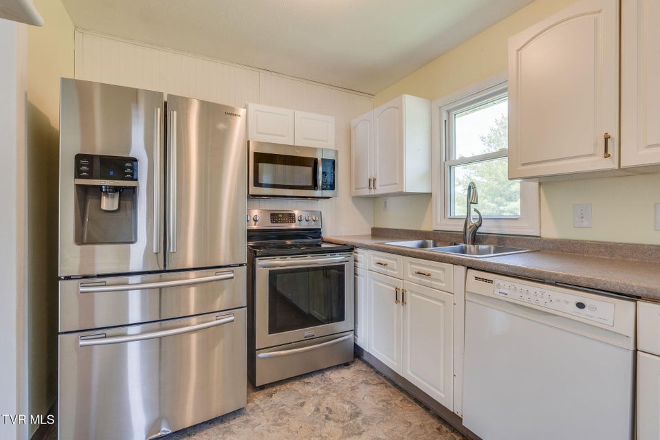 Photo #8: 210 Green Valley Drive