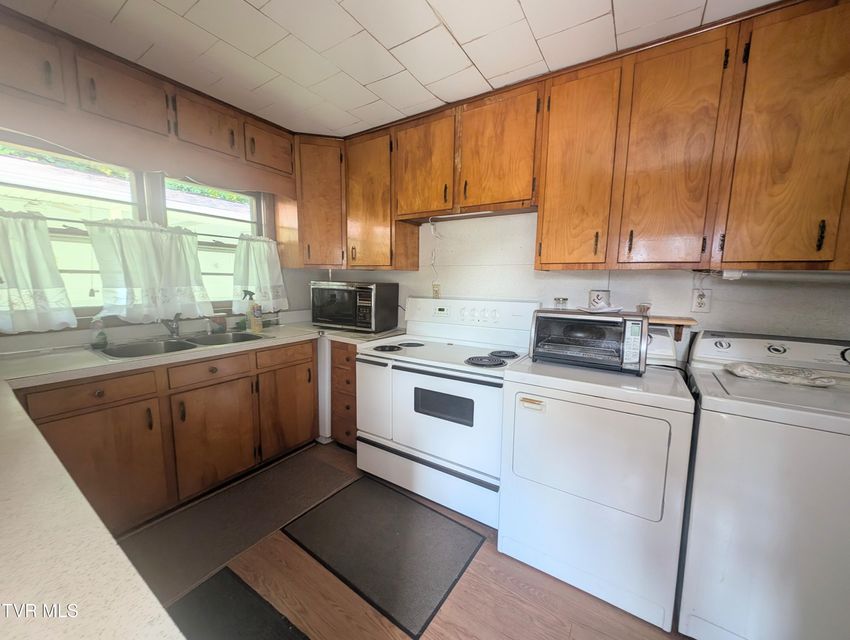 Photo #15: 10632 Sandlick Road