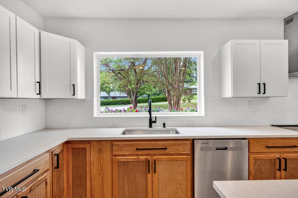 Photo #8: 4170 Skyland Drive