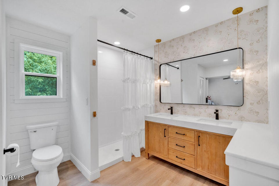 Photo #19: 4170 Skyland Drive