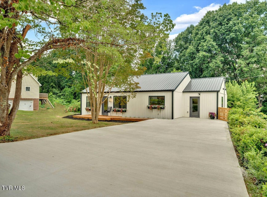 Photo #37: 4170 Skyland Drive