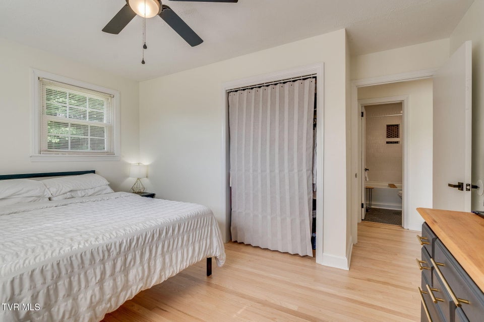 Photo #15: 3300 Ketron Drive
